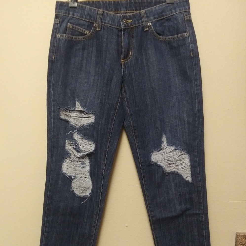 NWOT! CARMAR SIZE 27 FACTORY DISTRESSED JEANS
